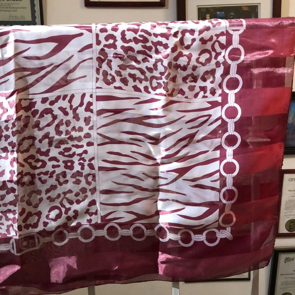 Vintage Red & White Silky Scarf - Picture 3 of 8